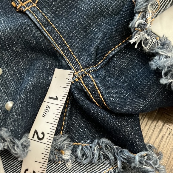 No Boundaries dark blue wash studded & pearls distressed jean shorts juniors - Picture 16 of 17